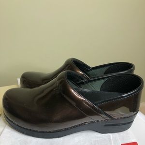 Dansko clogs 39